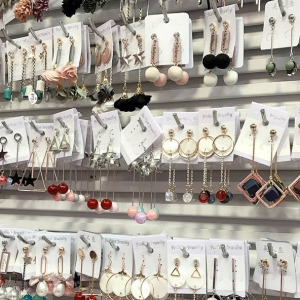 L&atilde;i lớn nhờ biết c&aacute;ch kinh doanh mỹ phẩm online phụ kiện thời trang